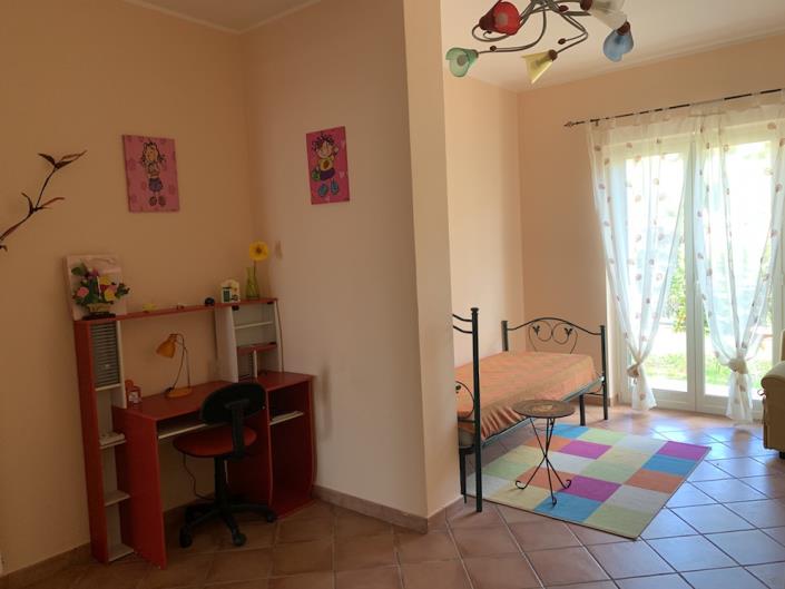 Image No.14-3 Bed House for sale