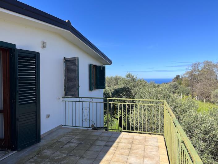 Image No.9-2 Bed Villa / Detached for sale