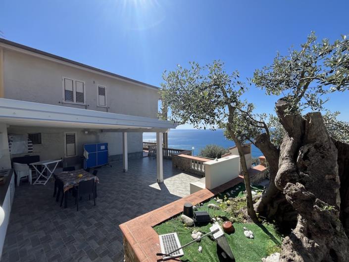 Image No.10-4 Bed Villa for sale