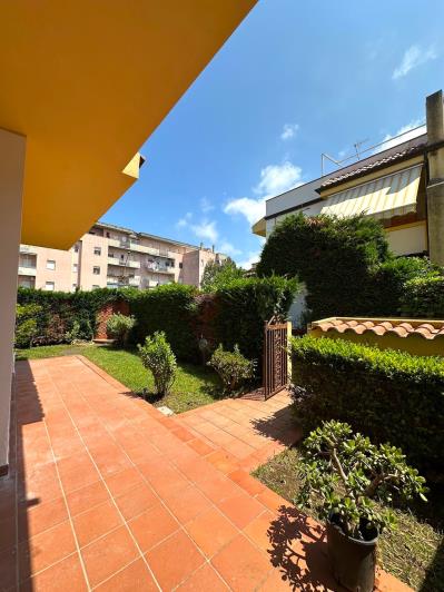 Image No.25-2 Bed Apartment for sale