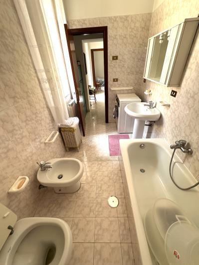 Image No.25-2 Bed House for sale