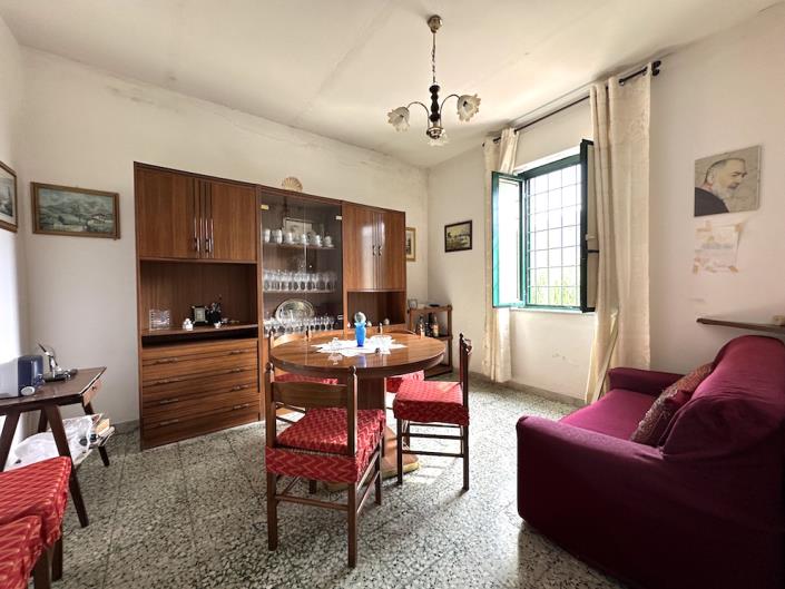 Image No.2-2 Bed Country House for sale