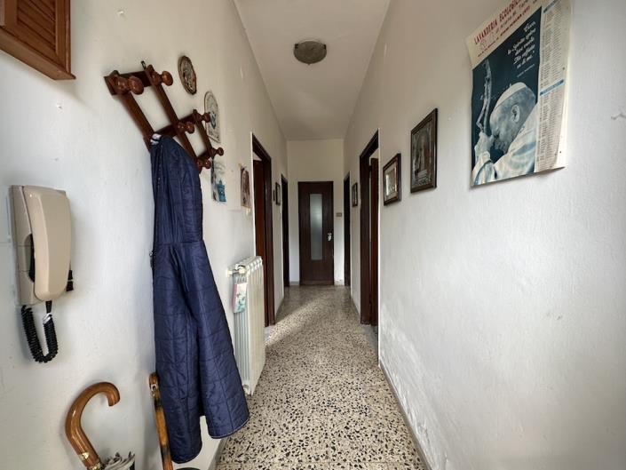 Image No.4-2 Bed Country House for sale