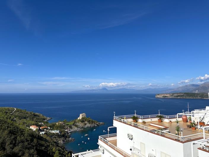 Image No.1-5 Bed Apartment for sale