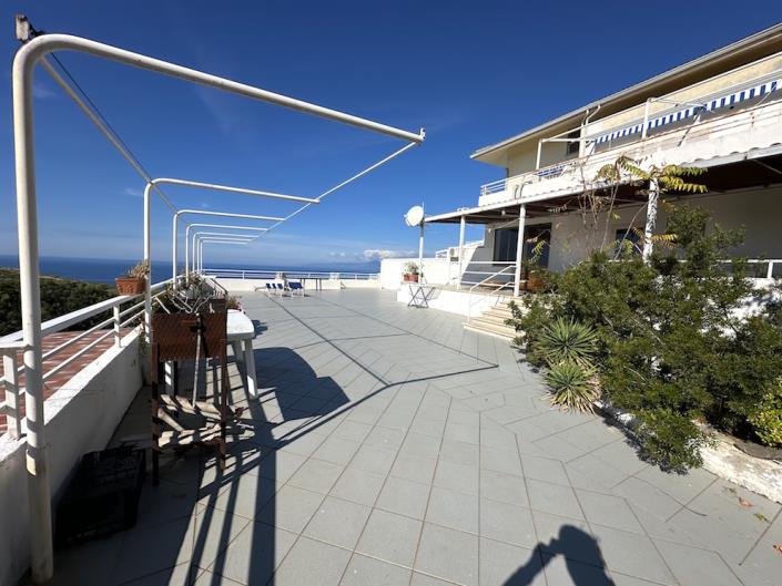 Image No.2-5 Bed Apartment for sale