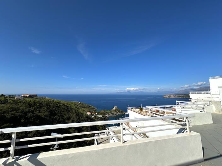 Image No.10-5 Bed Apartment for sale