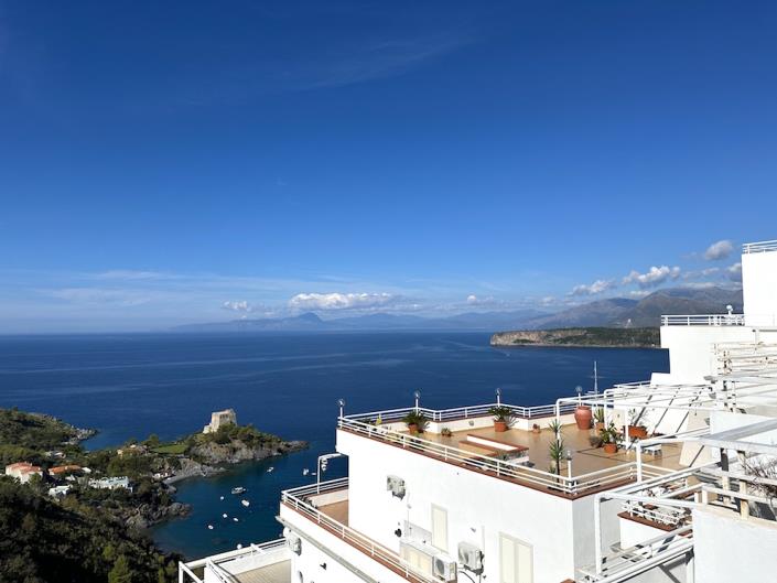 Image No.12-5 Bed Apartment for sale