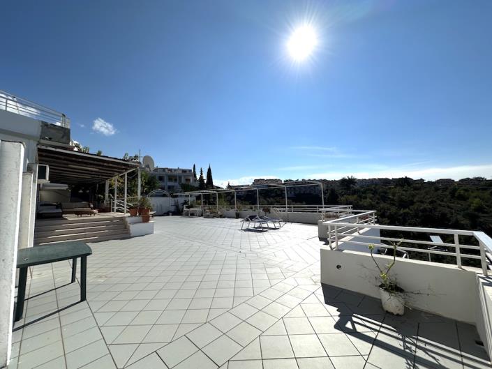 Image No.18-5 Bed Apartment for sale