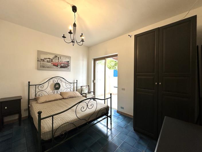 Image No.30-5 Bed Apartment for sale