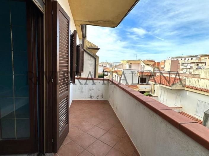 Image No.17-4 Bed Apartment for sale