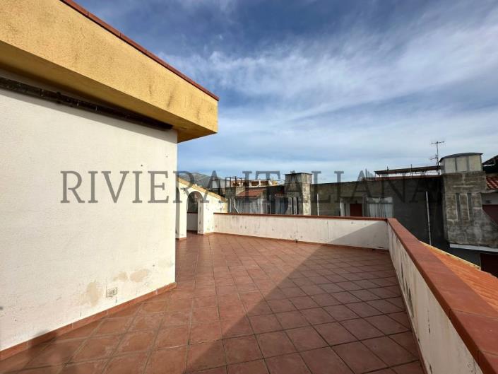 Image No.29-4 Bed Apartment for sale