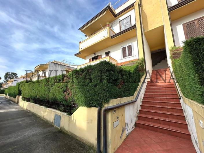 Image No.35-4 Bed Apartment for sale