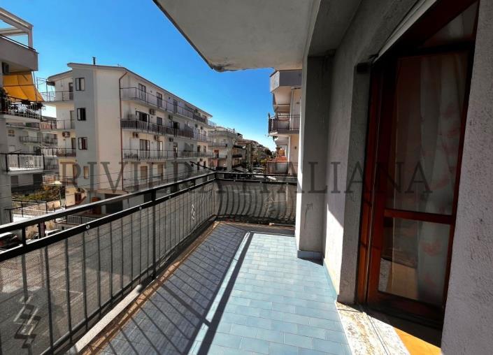 Image No.20-2 Bed Apartment for sale