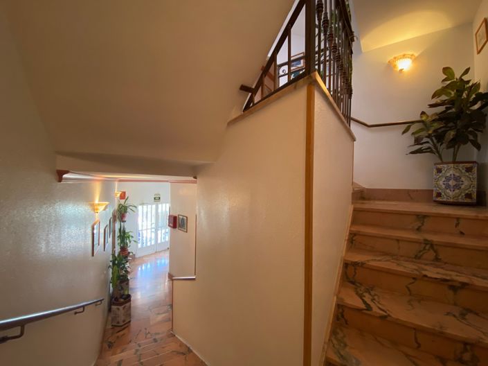 Image No.26-10 Bed Hotel for sale