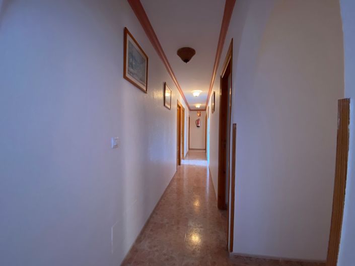 Image No.28-10 Bed Hotel for sale