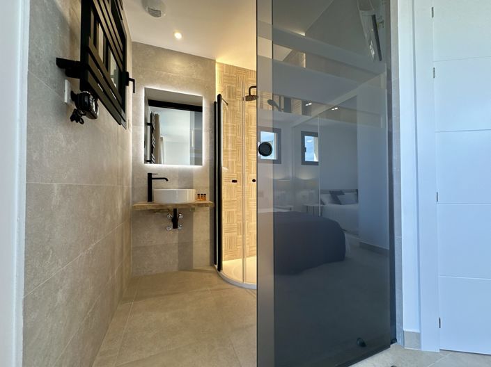 Image No.50-2 Bed Property for sale