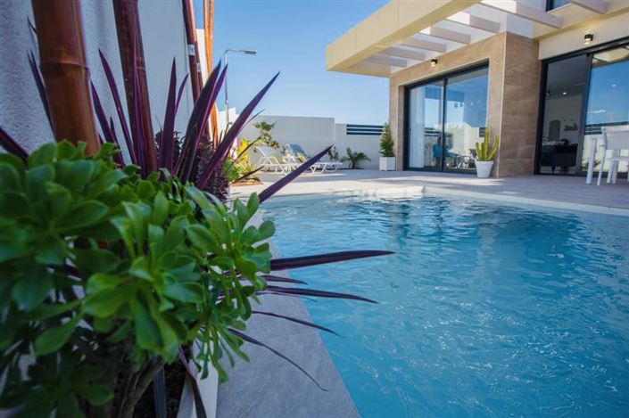 Image No.13-3 Bed Property for sale