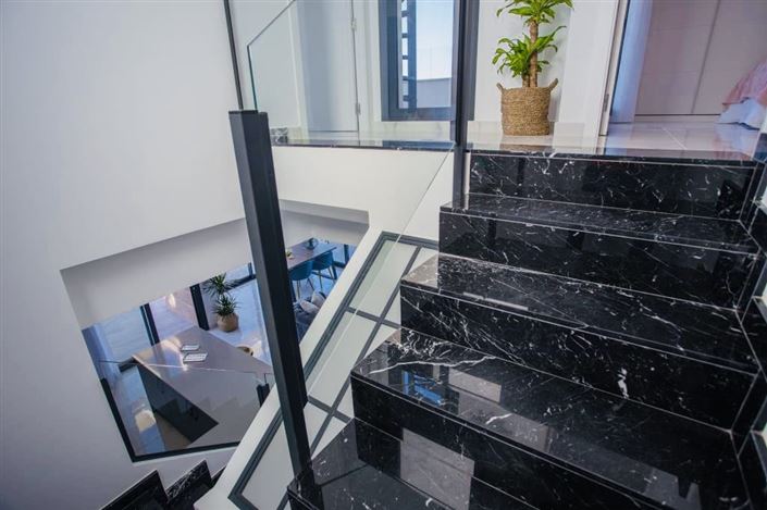 Image No.16-3 Bed Property for sale