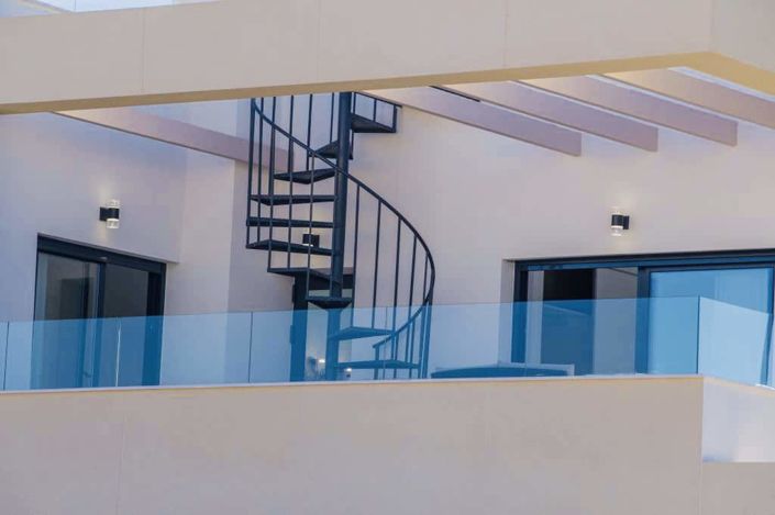 Image No.20-3 Bed Property for sale