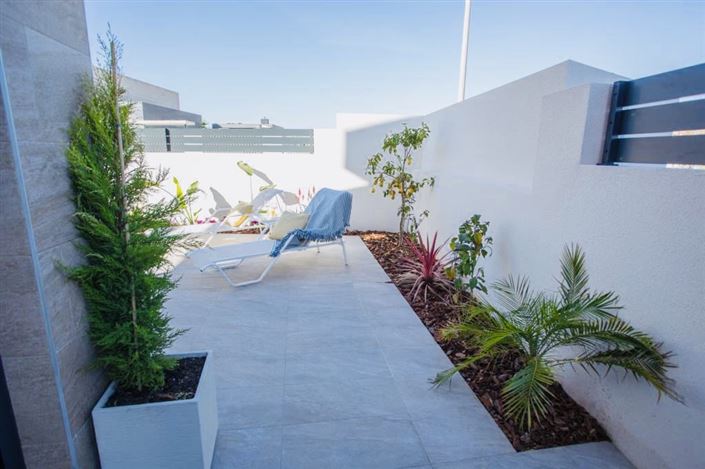 Image No.22-3 Bed Property for sale