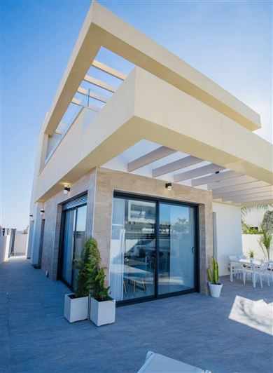 Image No.28-3 Bed Property for sale