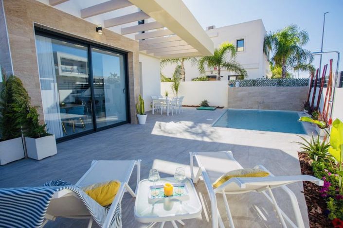 Image No.33-3 Bed Property for sale