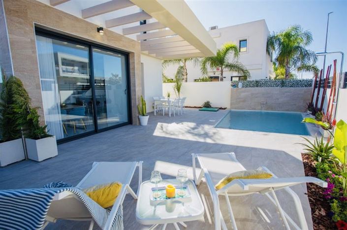 Image No.33-3 Bed Property for sale