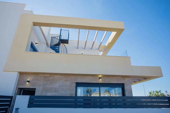 Image No.38-3 Bed Property for sale