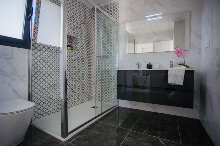 Image No.61-3 Bed Property for sale