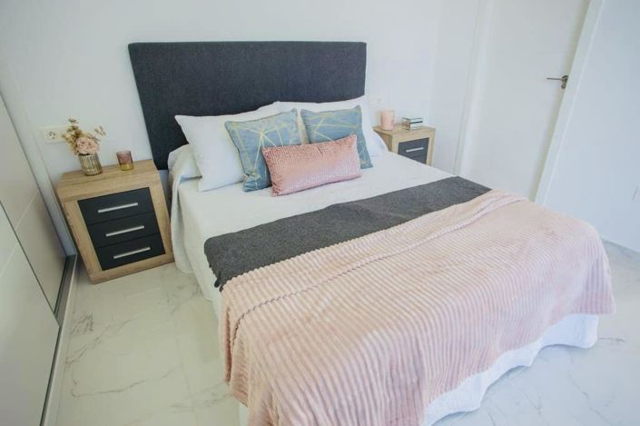 Image No.67-3 Bed Property for sale