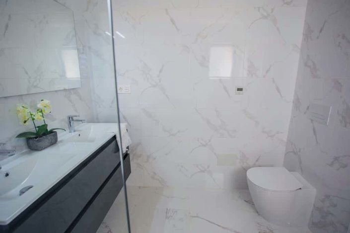 Image No.73-3 Bed Property for sale