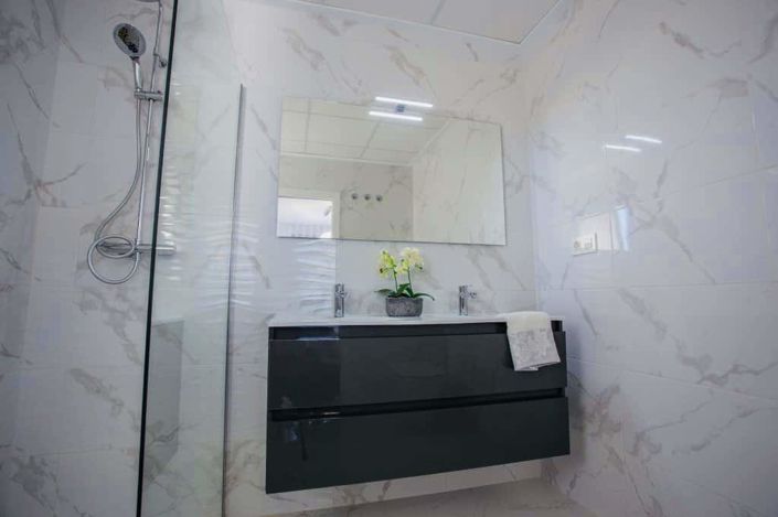 Image No.74-3 Bed Property for sale