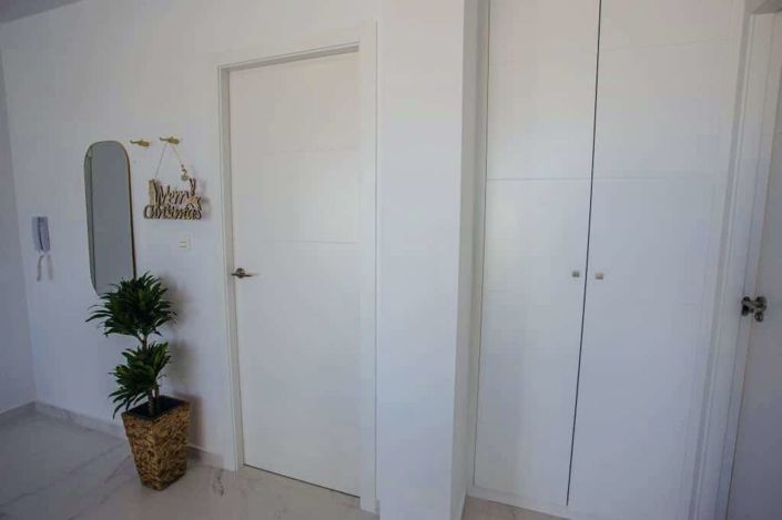 Image No.78-3 Bed Property for sale