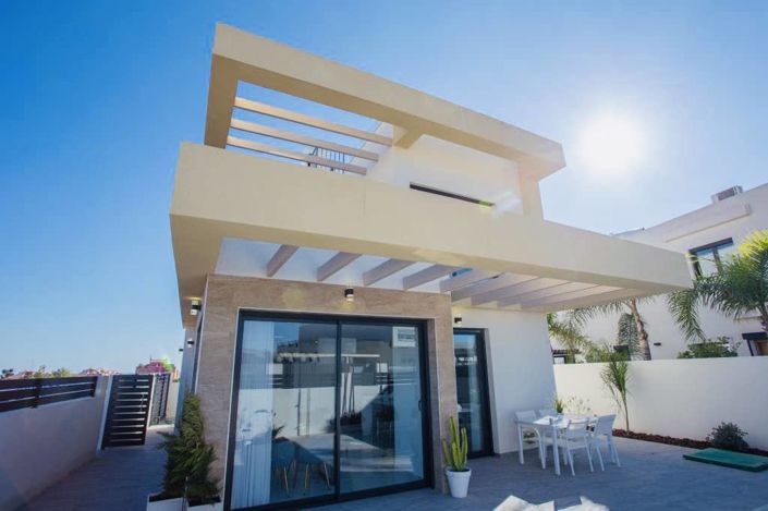 Image No.81-3 Bed Property for sale