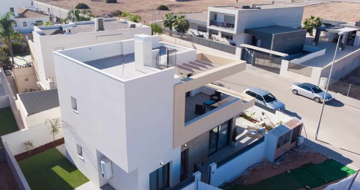 Image No.10-3 Bed Property for sale