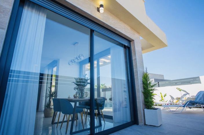 Image No.93-3 Bed Property for sale