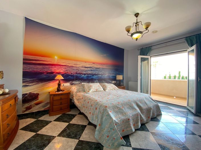 Image No.48-4 Bed Villa for sale