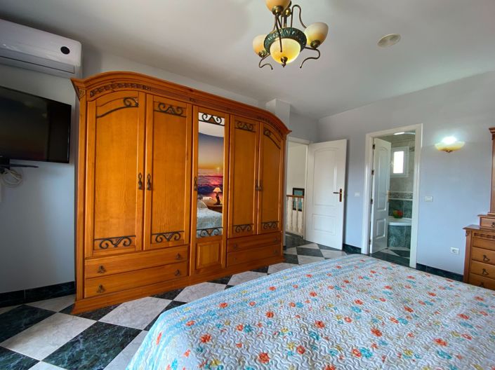 Image No.49-4 Bed Villa for sale