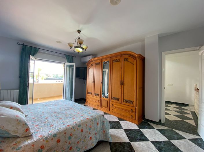 Image No.59-4 Bed Villa for sale