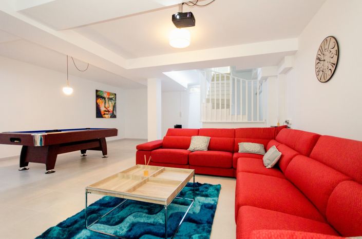 Image No.17-3 Bed Property for sale