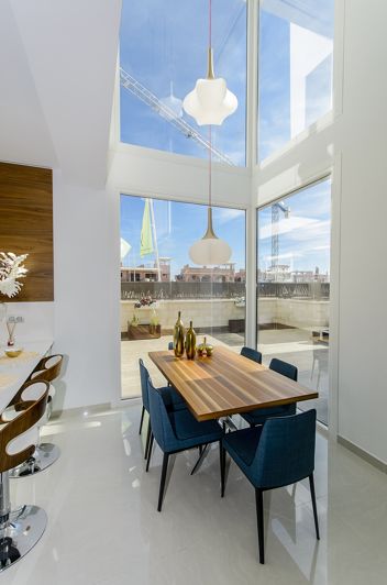 Image No.28-3 Bed Property for sale