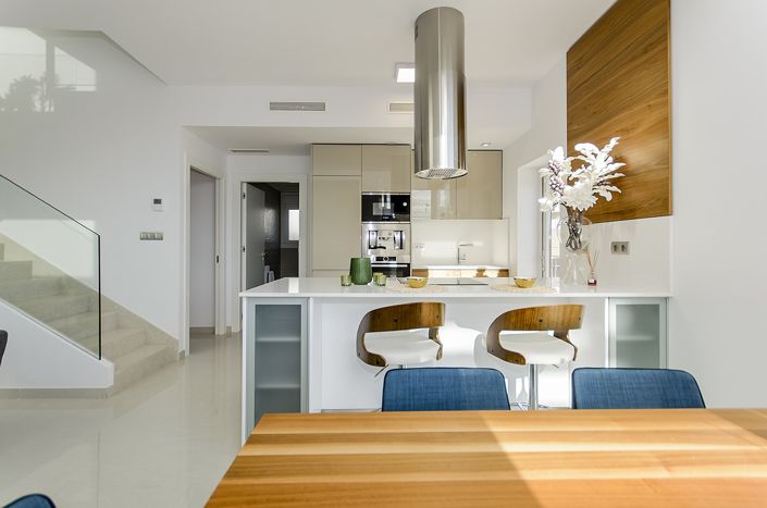 Image No.8-3 Bed Property for sale