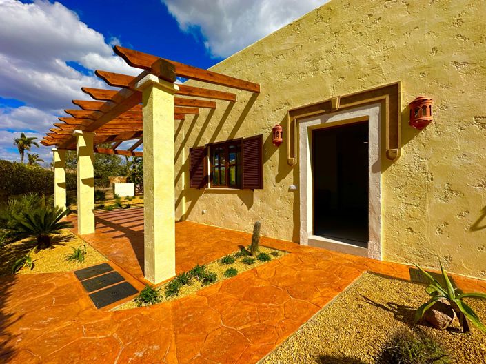 Image No.68-3 Bed Property for sale