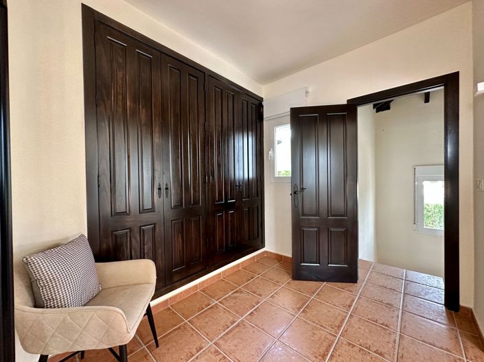 Image No.14-3 Bed Villa for sale