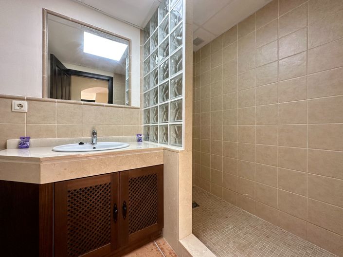 Image No.33-3 Bed Villa for sale