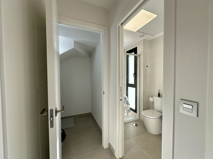 Image No.44-3 Bed Villa for sale