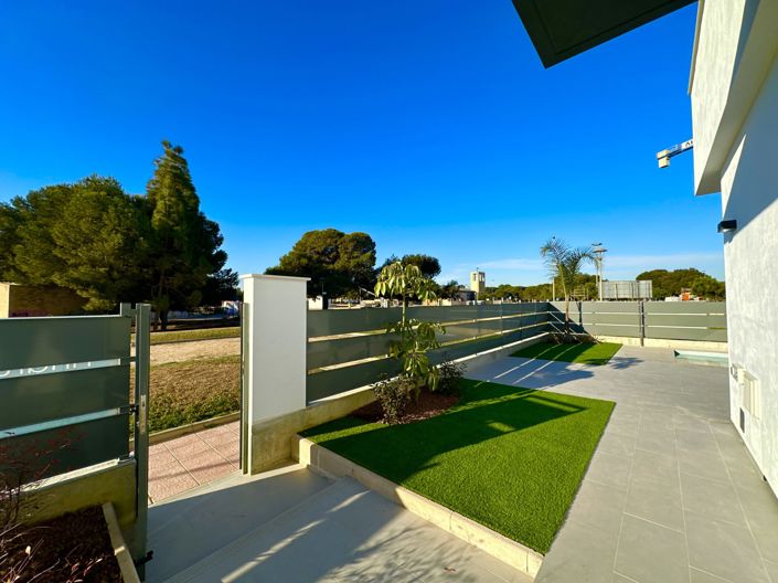 Image No.58-3 Bed Villa for sale