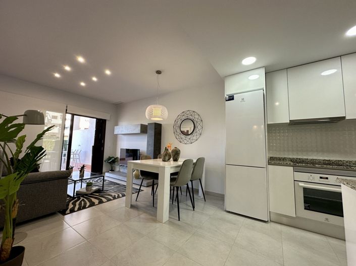 Image No.19-2 Bed Property for sale