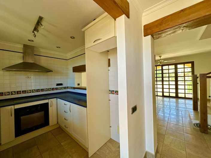 Image No.12-2 Bed Townhouse for sale