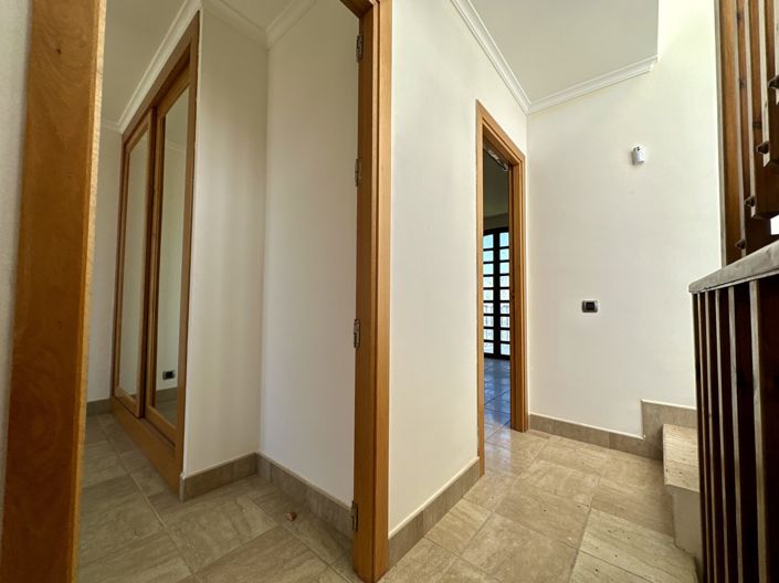 Image No.25-2 Bed Townhouse for sale